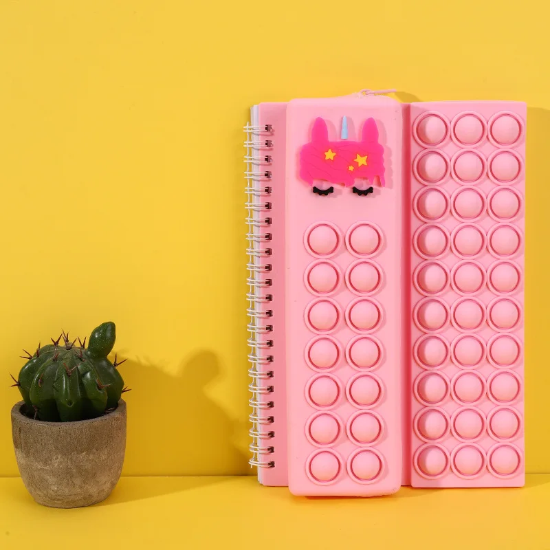 Многофункциональный пенал для ноутбука