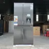 Gris oscuro