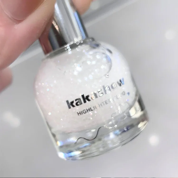 OEM ODM Kakashow 保湿干爽轻盈丝滑质地防水彩妆纯素高光泽液体缎面