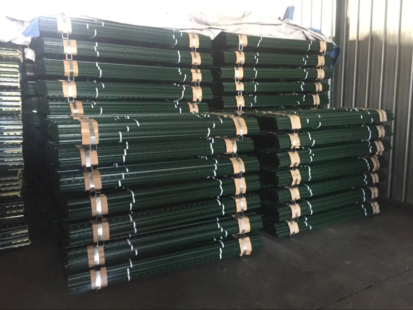 Metal Ware T Posts Wholesale 6ft Metal Galvanized T Post for Farm and Garden