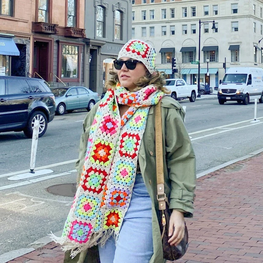 Милый и стильный Зимний винтажный афганский комплект из двух предметов с ручным крючком акриловая вязаная шапка шарф индивидуальным принтом логотипа