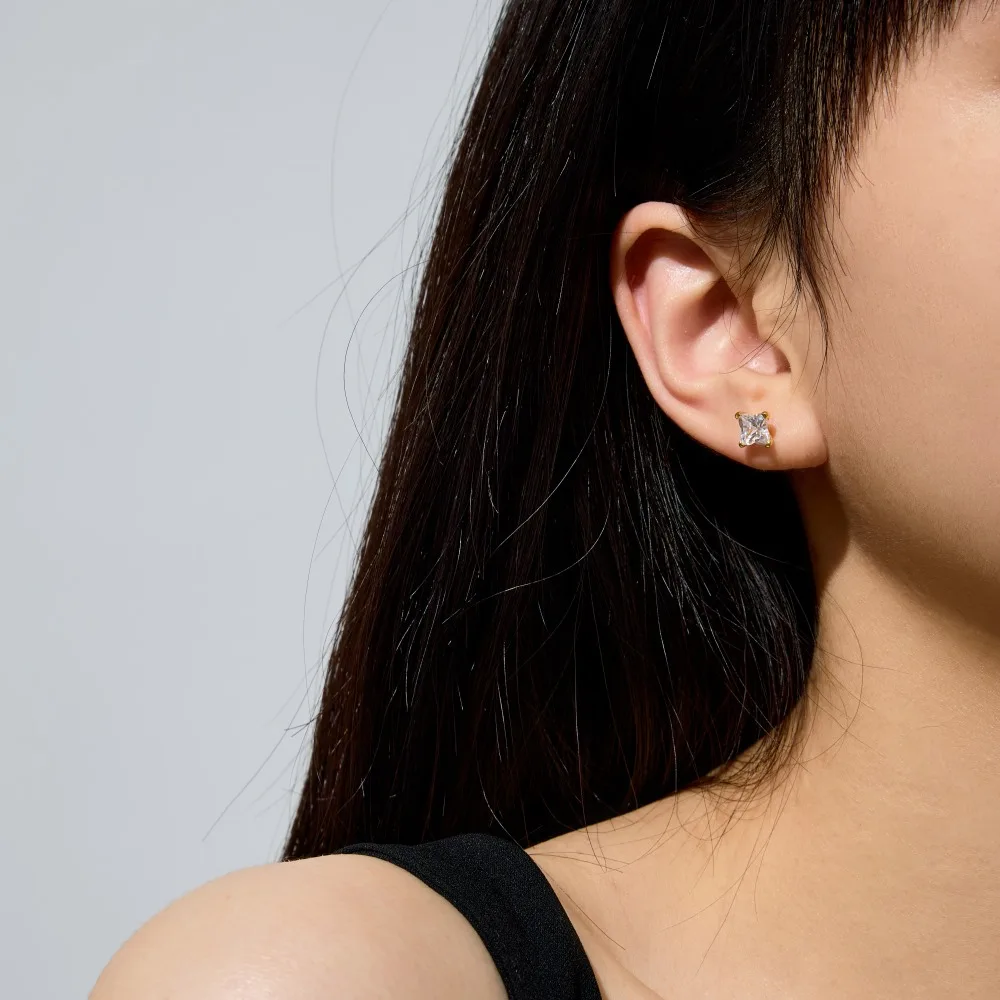 KAKODIY Simple Design Exquisite Rhodium Plated 18K Gold Electroplated Unfaded 5A Cubic Zirconia Four Leaf Clover Flower Stud Earrings detail 7