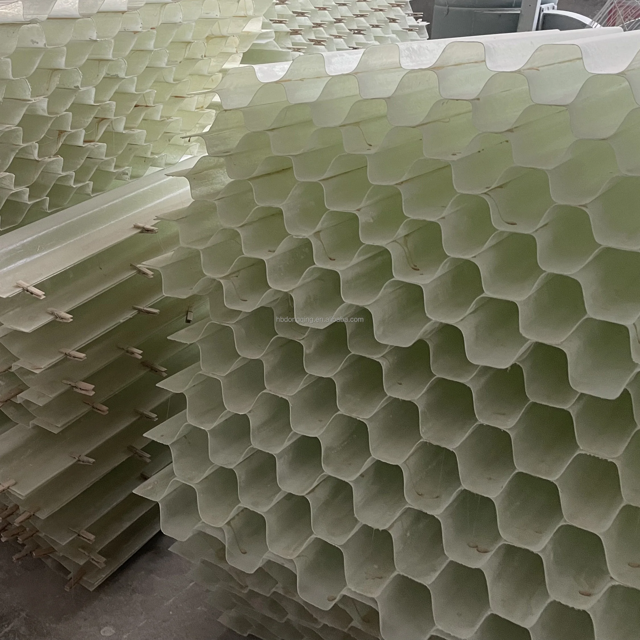 Low Cost Long Span Transparent Waterproofing Roofing Sheets Plastic Frp Roof Sheet Corrugated Fiberglass Tiles