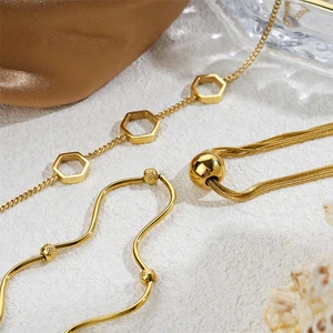 Unique Design Personal Fashion Show Style Big Link Chain High Quality Gold Plated Camellia Necklace for Man and Woman