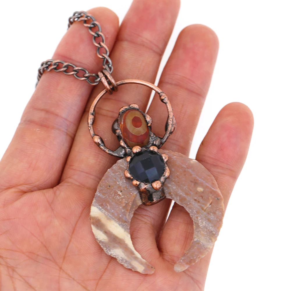 Natural Stone Agate Crescent Moon Pendants Vintage BOHO Jewelry Healing Crystal Necklace Pendant