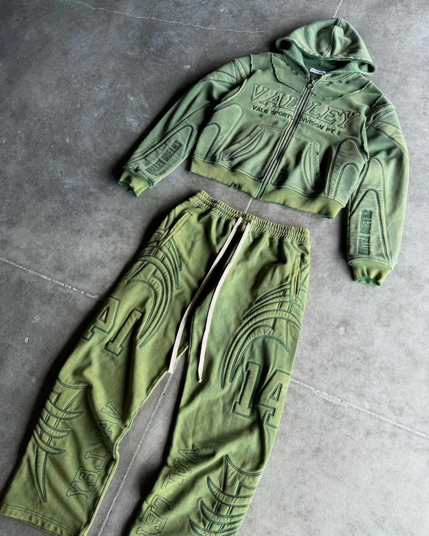 Salati Wholesale Embossed Baggy Zip up Acid Wash Distressed Jogger Sweatpants and Hoodie Sets Flared Tracksuits Men Sweatsuits gallery 2