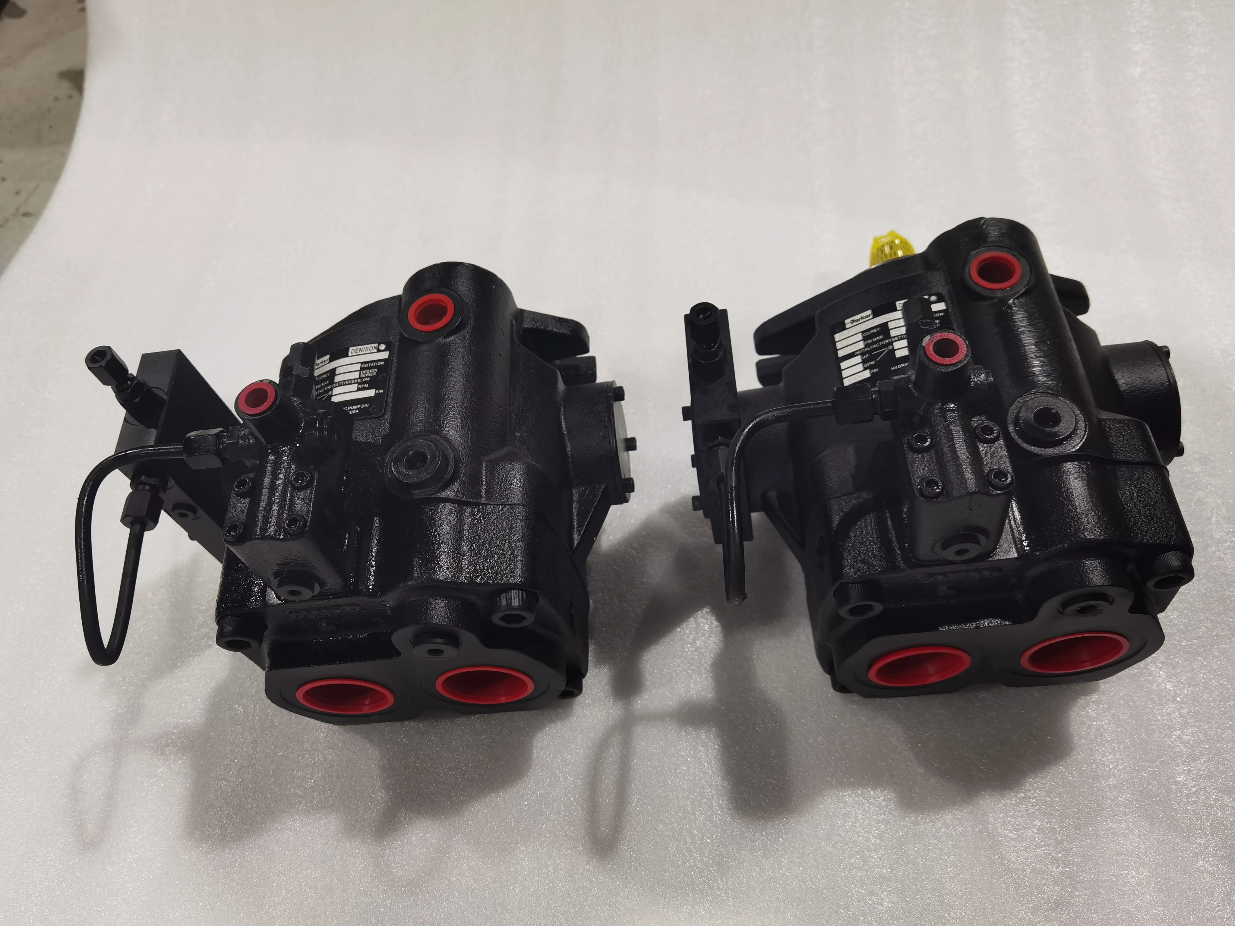 PARKER PVP3336R2H21 Hydraulic Variable Volume Piston Pumps