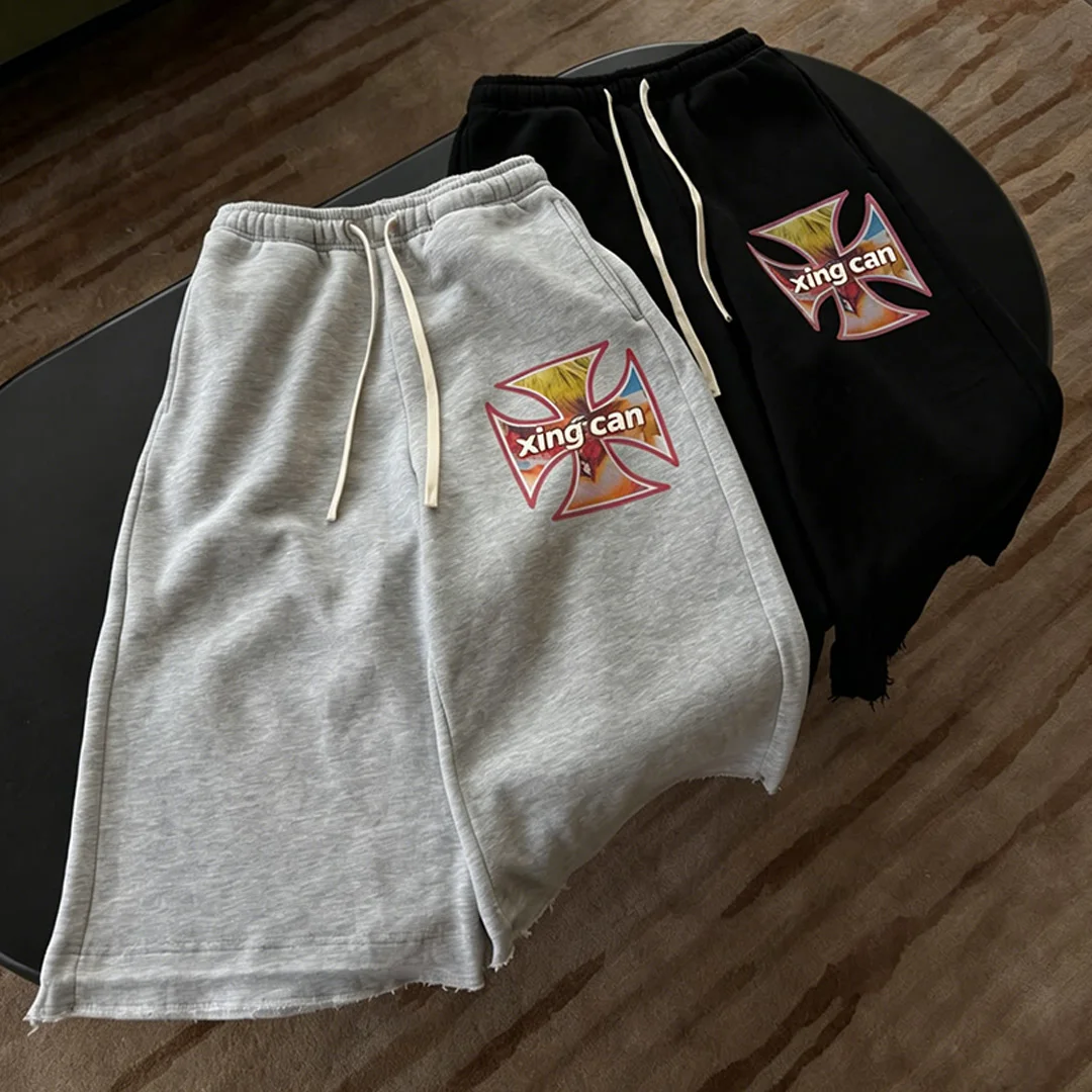 Nové letní modely mužských sportovních bavlněných shortů pro městský styl, vysokokvalitní, potisk na obrazovce, ruční zpracování, surové okraje, šňůrka, výroba na zakázku