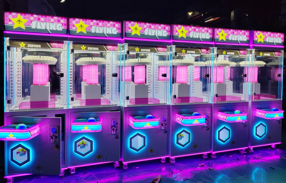 Wholesale Coin Operated Gift Game Machine Free Spins Clip Sticker Card Arcade Clip Doll Machine for Sale  Clip Prize Machine