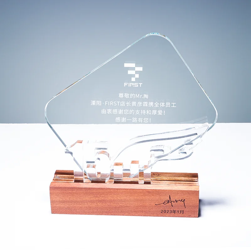 High quality wholesale customized creative design acrylic trophies awards plaques factory