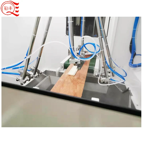 Máquina de pulverização de tinta automática linear/rodapé/estrutura de porta em PVC PU para produto linear