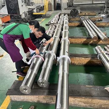Steel Forging Shafts 42CrMo4 Stepped Shaft Long Roller Shaft
