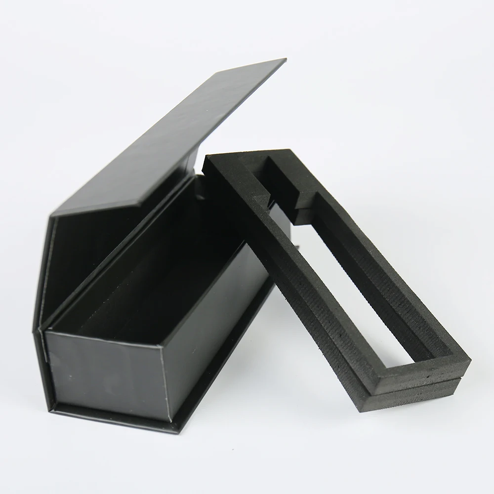 Op maat gemaakte magnetische parfumcadeauboxen met reliëfgedrukt logo op kunstpapier en kartonnen verpakking voor duurzame golfkarton cadeauverpakking