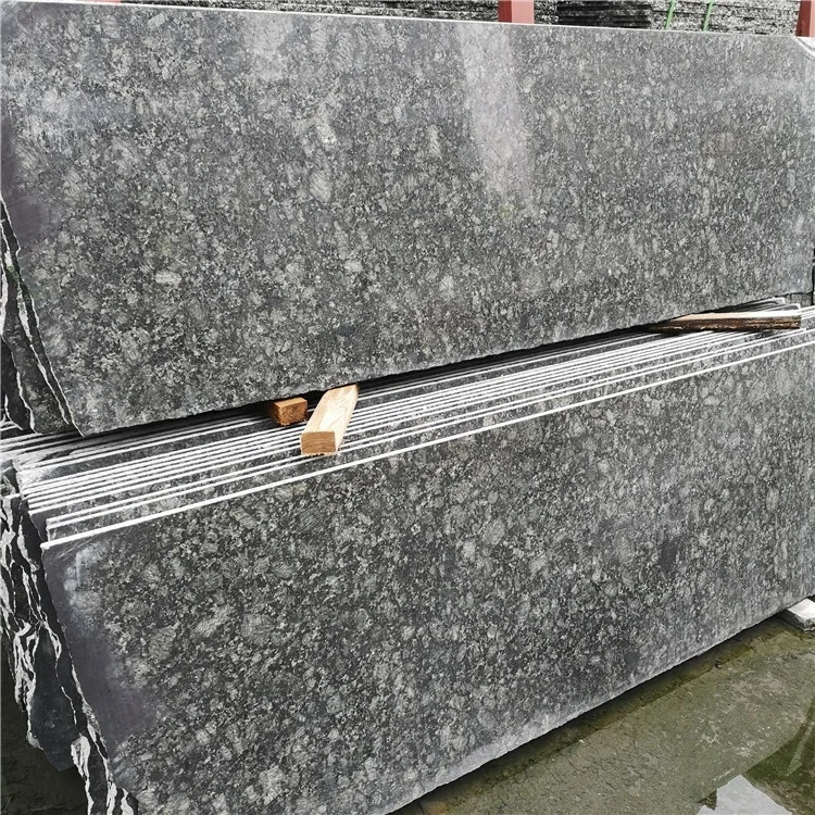 Chinees gepolijste hoogwaardige groene vlindergranietplaten voor badkamer- en keukenaanrechtbladen en achterwandafwerkingen