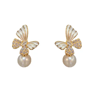 Fashionable Women's Brass Copper Drop Earrings with Butterfly Pearl Design Unique Drop Earrings for Daily Parties Weddings Gifts