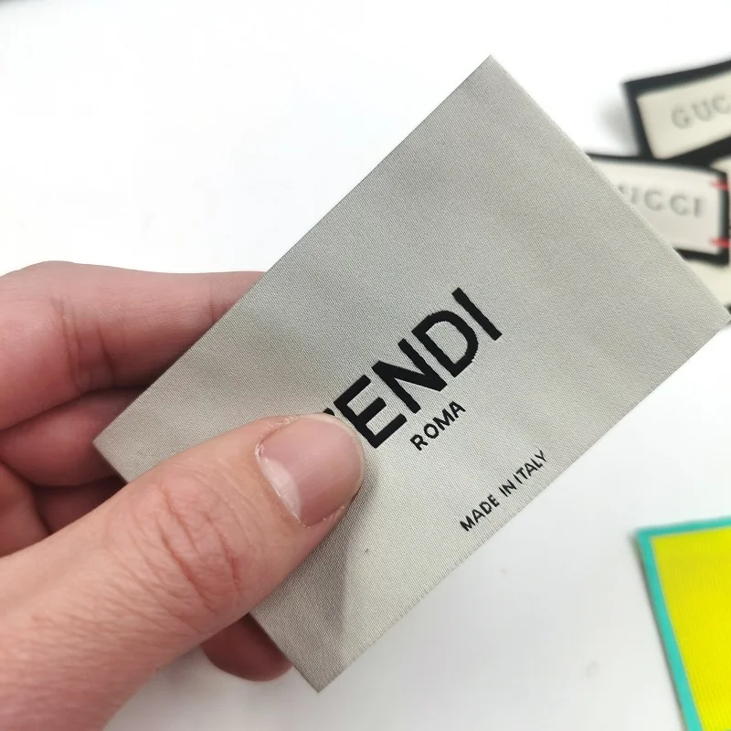 Пользовательский логотип Имя ткань бирки одежда тканая этикетка атласная пришить на мягкий Дамаск тканые этикетки для