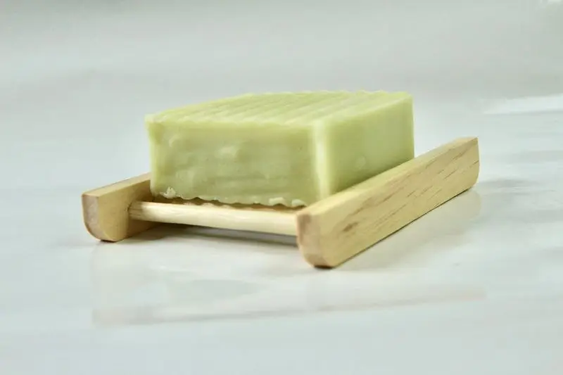 Бамбуковое мыло для волос. Мыльница из бамбука. Бамбуковое мыло для волос. Бамбуковое мыло. Черное мыло bamboo charcoal soap.