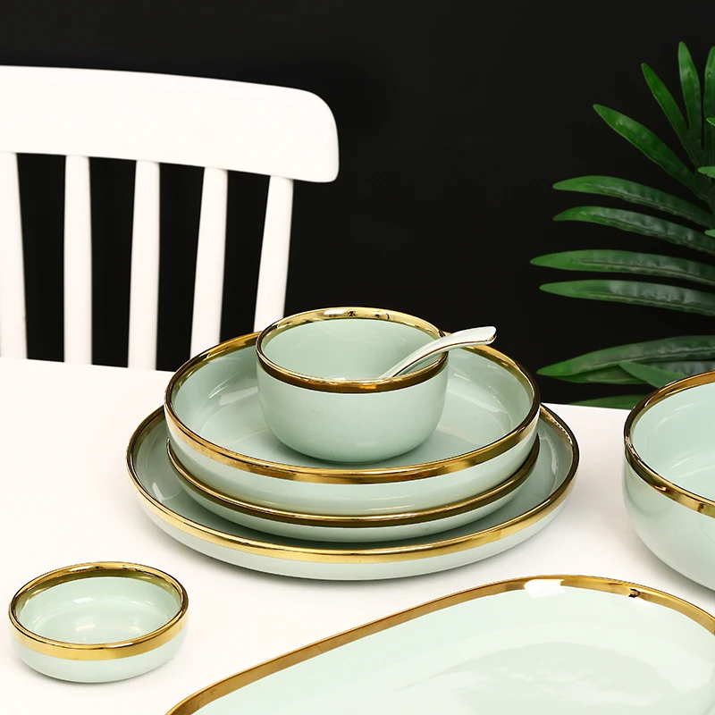 Luxury Ceramic Dinnerware Set 12 Pieces Dinner Sets Porcelain Tableware Dinner Plate and Bowl With Gold Rim supplier