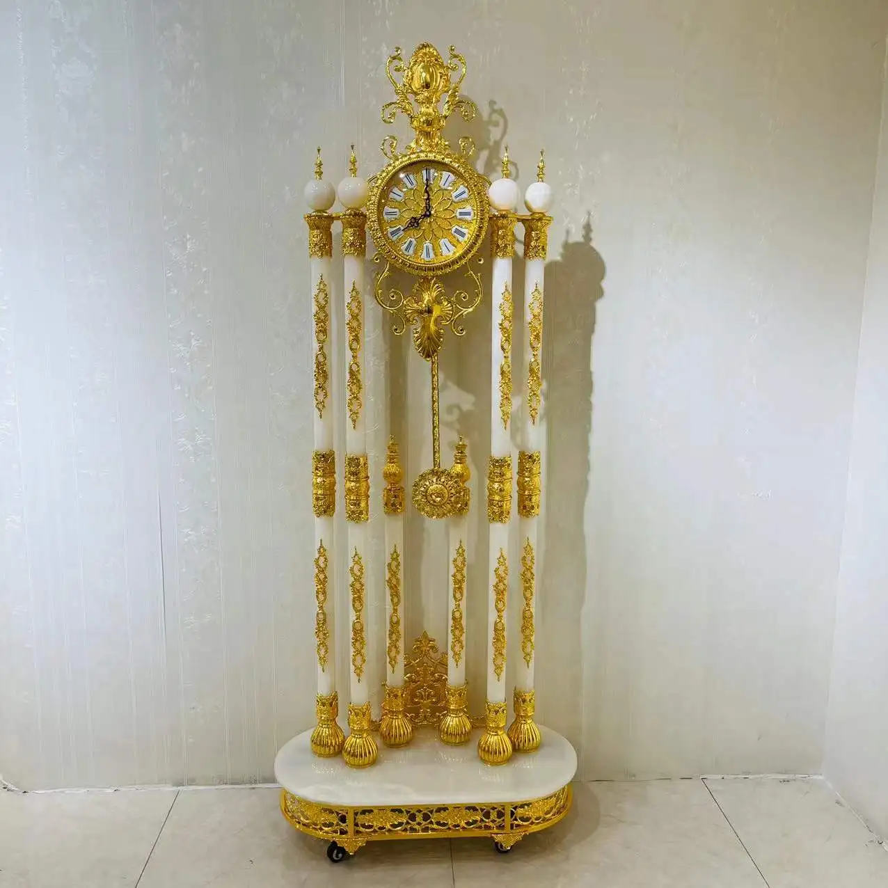 Golden Floor Clock Gold-Plated Antique Style Vintage Grandfather Copper Standing with Natural Jade Vintage Decor