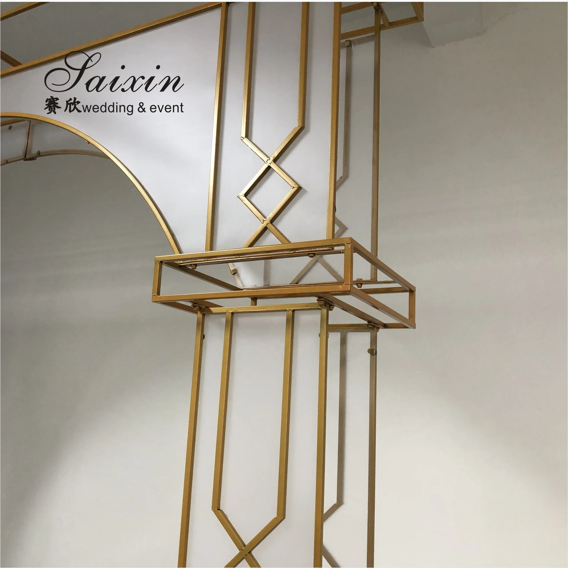 Factory  Luxury Gold Frame with White Membrane Arch for Wedding Furniture Backdrop Decoration