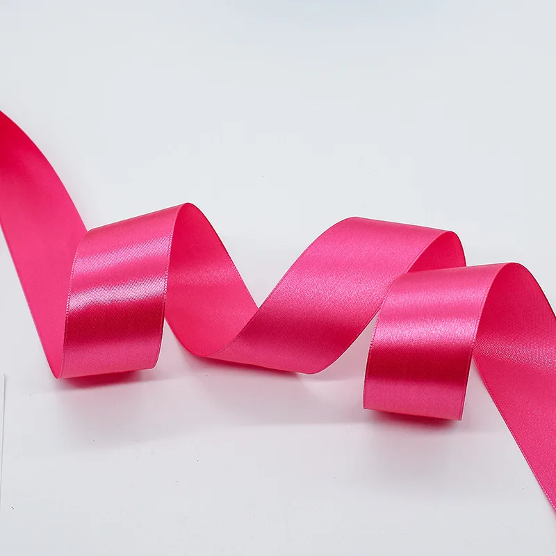 Лидер продаж атласная лента 40 мм с одним лицом и двойным из полиэстера шелка оптовые поставки атласных лент