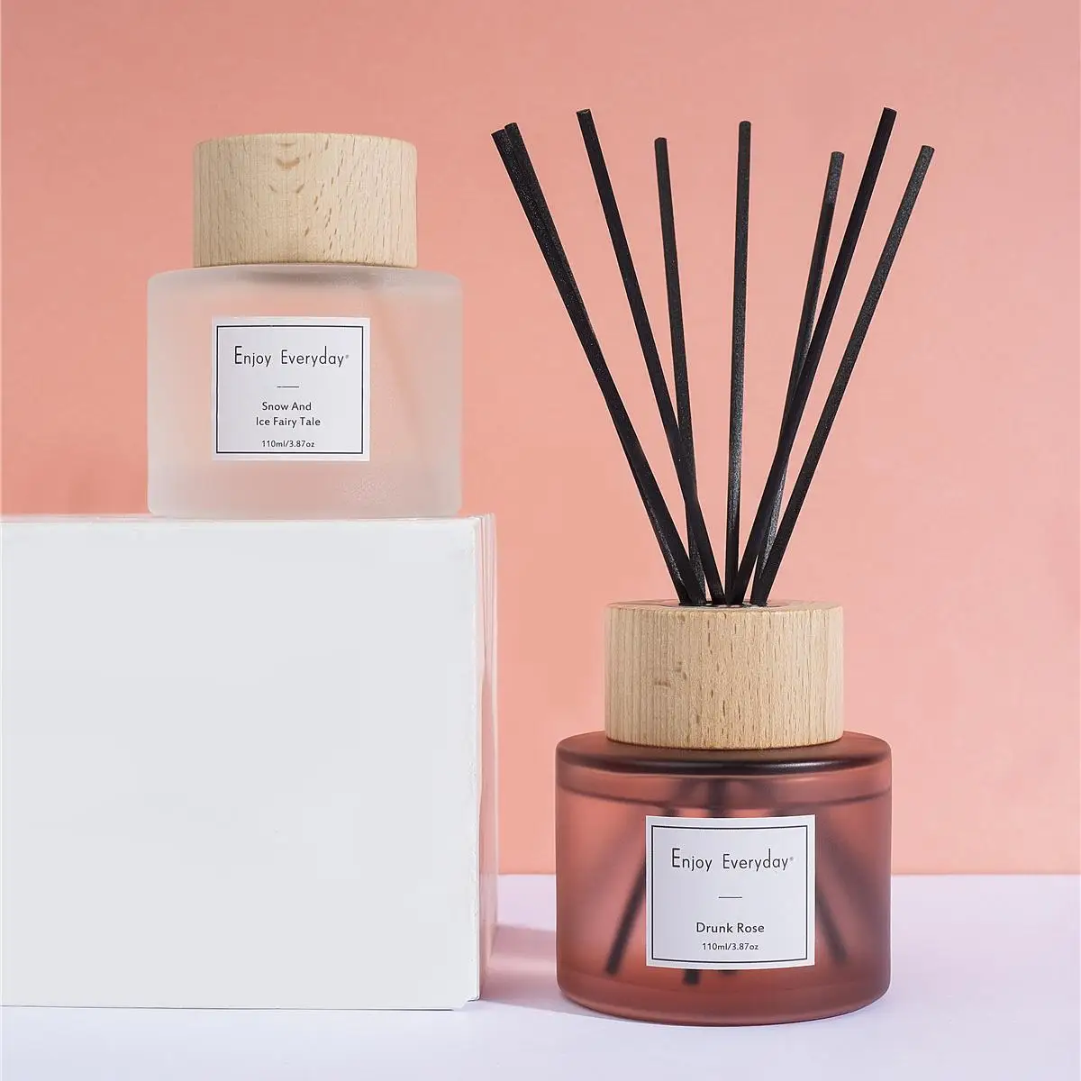 Frosted White Red Grey Black Green Sand Blast Glass Bottle Customized Label Beech Wood Lids Reed Diffuser Set