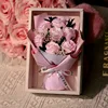 sette rose rosa chiaro