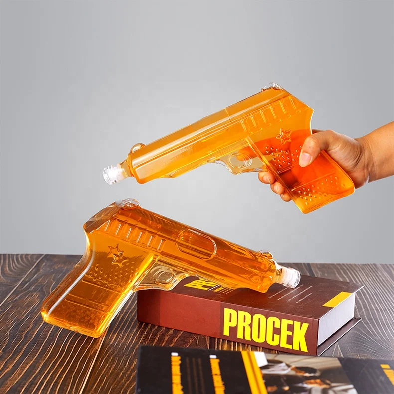 Fancy New Design Gift Box Hand Gun Shaped Glass Wine Brandy Whiskey Decanter Bottle 470ml