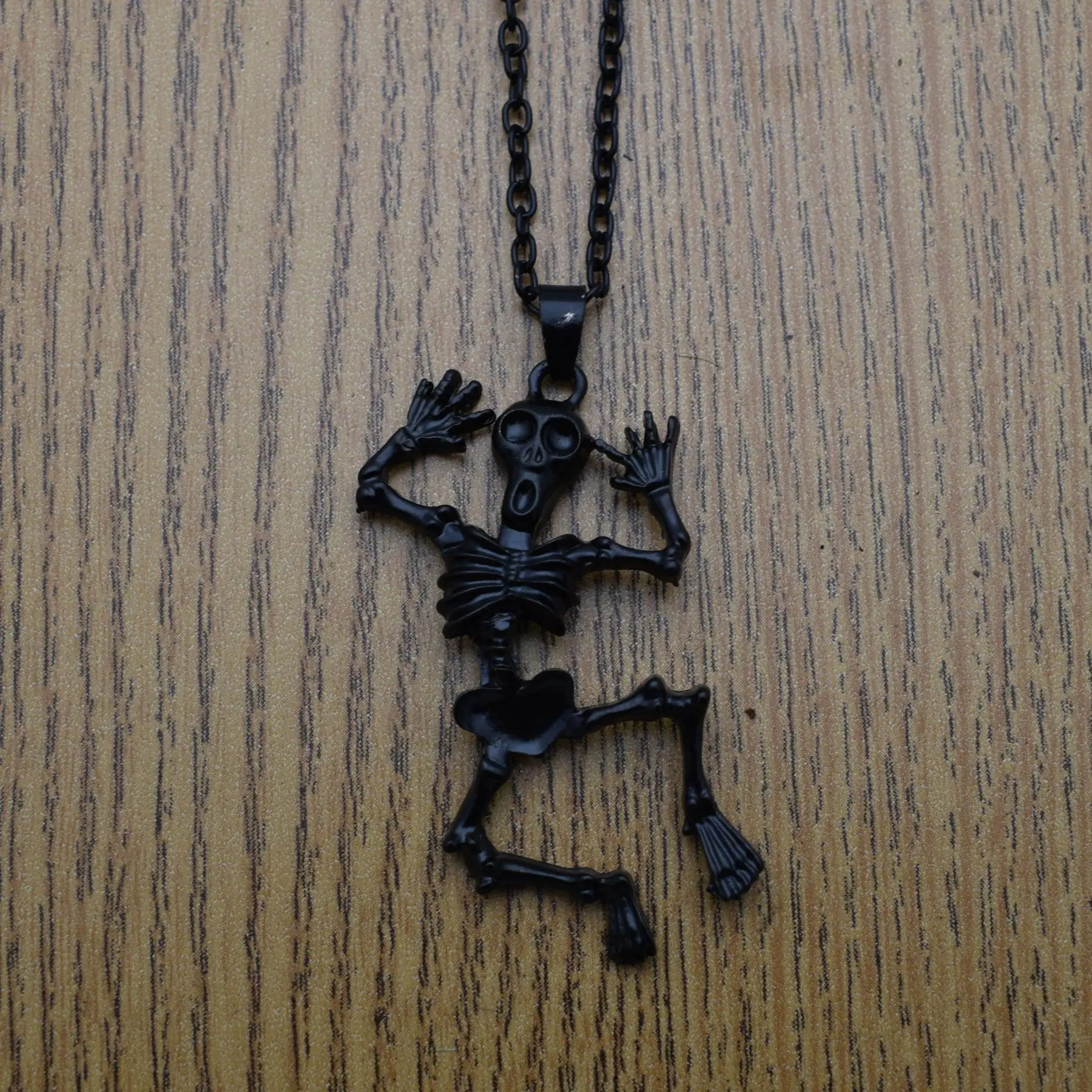 Skeleton Hand Necklace - Skull Bone Pendant For Halloween & Cosplay Costume Jewelry