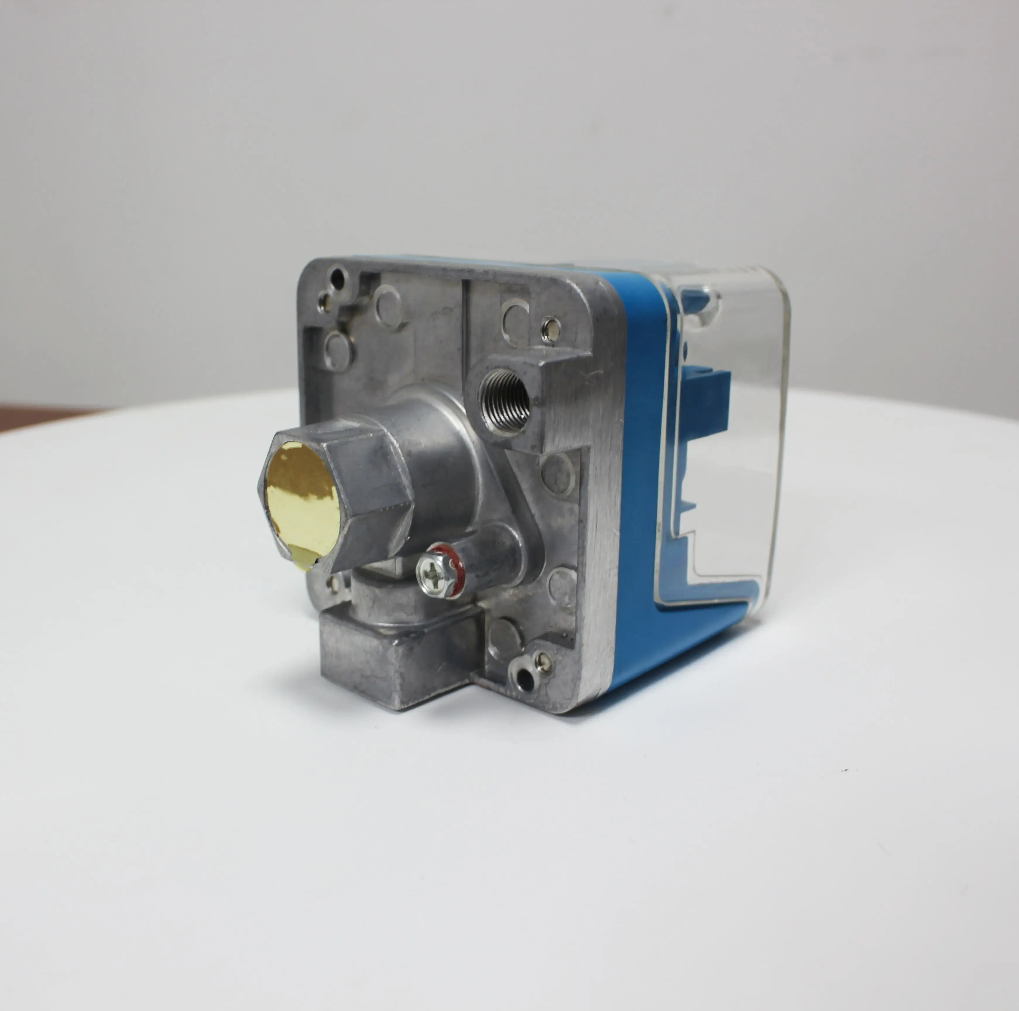 product c6097a2110 c6097a2210 c6097a2310 c6097a2410 c6097a4410b pressure switch for steam boilers burners-1