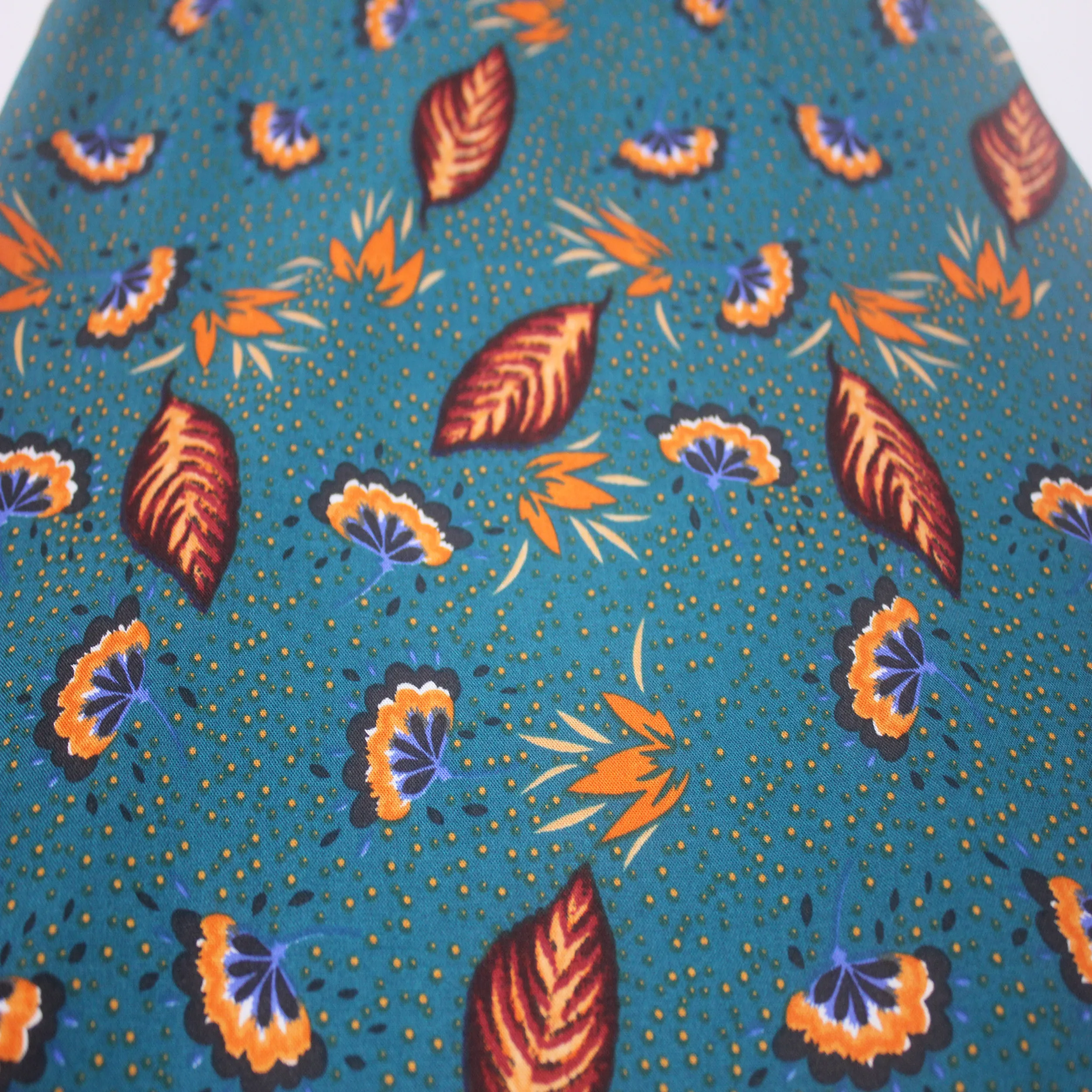 Тканая вискоза вискозная ткань с вышивкой 100% для одежды платья