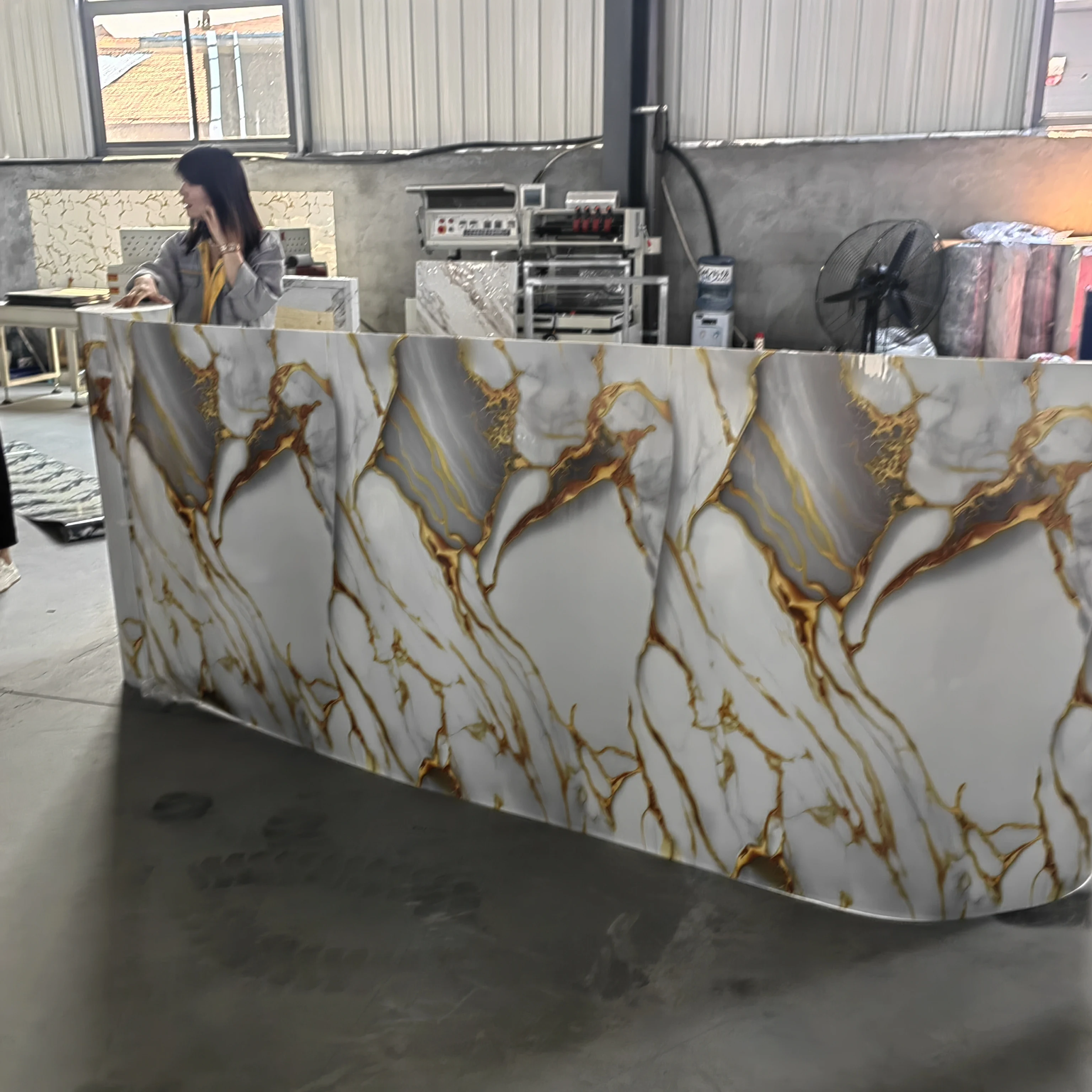 An tSín Saincheaptha Uiscedhíonach Cúlbhrat-Greamaitheach Cúlbhrat 10  Méadair X 45 cm - Creimeadh-resistant Adhmaid Losango Marmar-cosúil le  Múnla Uigeachta-Déin-Innite frithsheasmhach-ghreamaitheach. Soláthraithe,  Déantóirí, Monarcha - Lascaine ..., image size:3072x3072