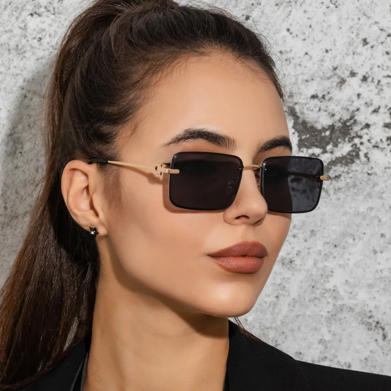 Fashion eyes : top European display win… SheerLuxe wins 'Best Online Brand' & 'Digital Brand Of The