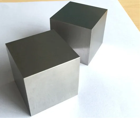 Металлический куб купить. Металлический куб. Металлический куб с резьбой. Молибден куб. Вольфрамовый куб 10 10 см.