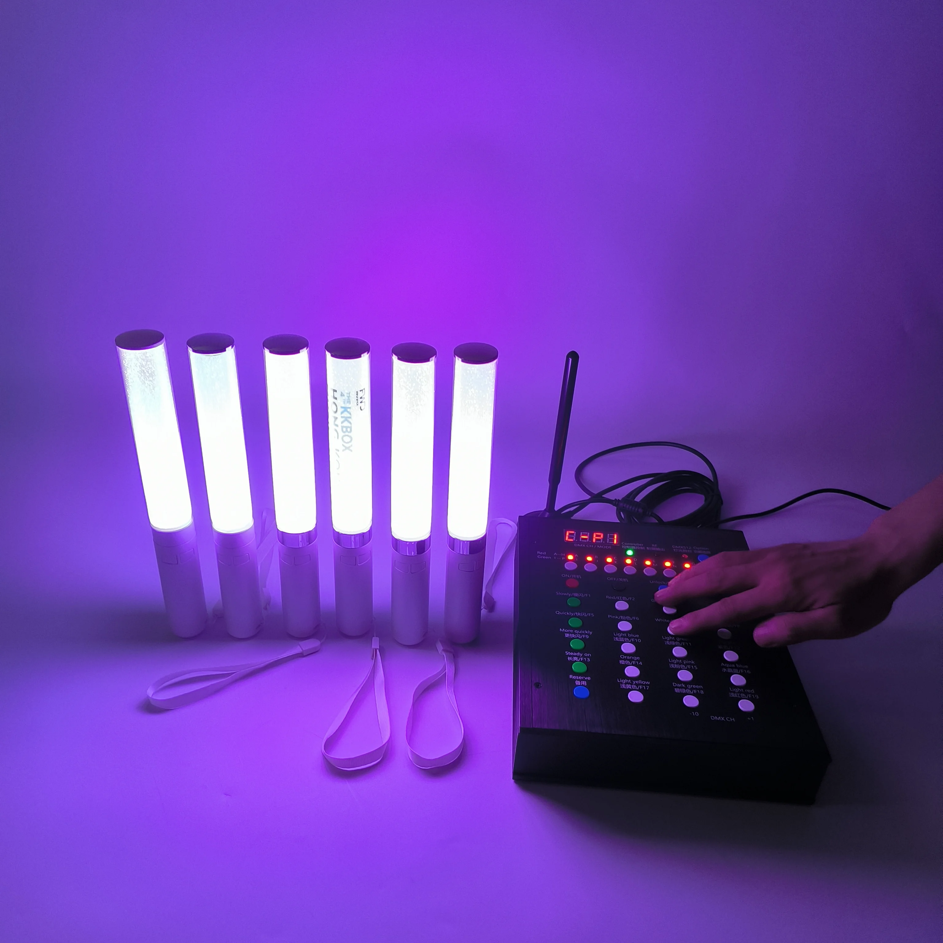 High Quality 15 Color Remote LED Flashing Concert Cheering Stick Battery Operated Glowing Stick for Christmas Party Decorations