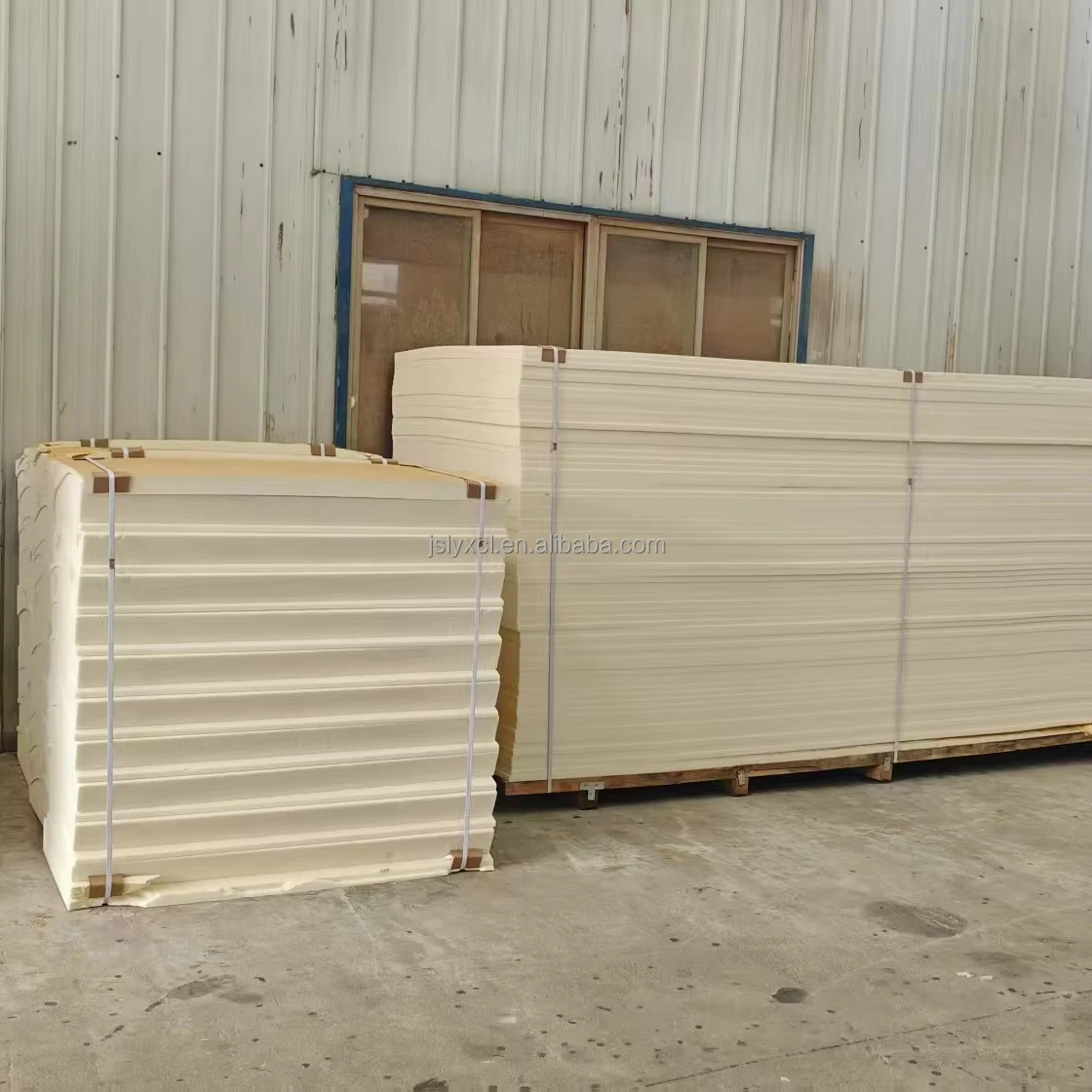 Competitive Price Cold Insulation Polymer Polyisocyanurate Rigid Foam Section for Rigid Foam Pipe Insulation Pir Pipe