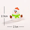 Pupazzo di neve con braccia di ramoscello