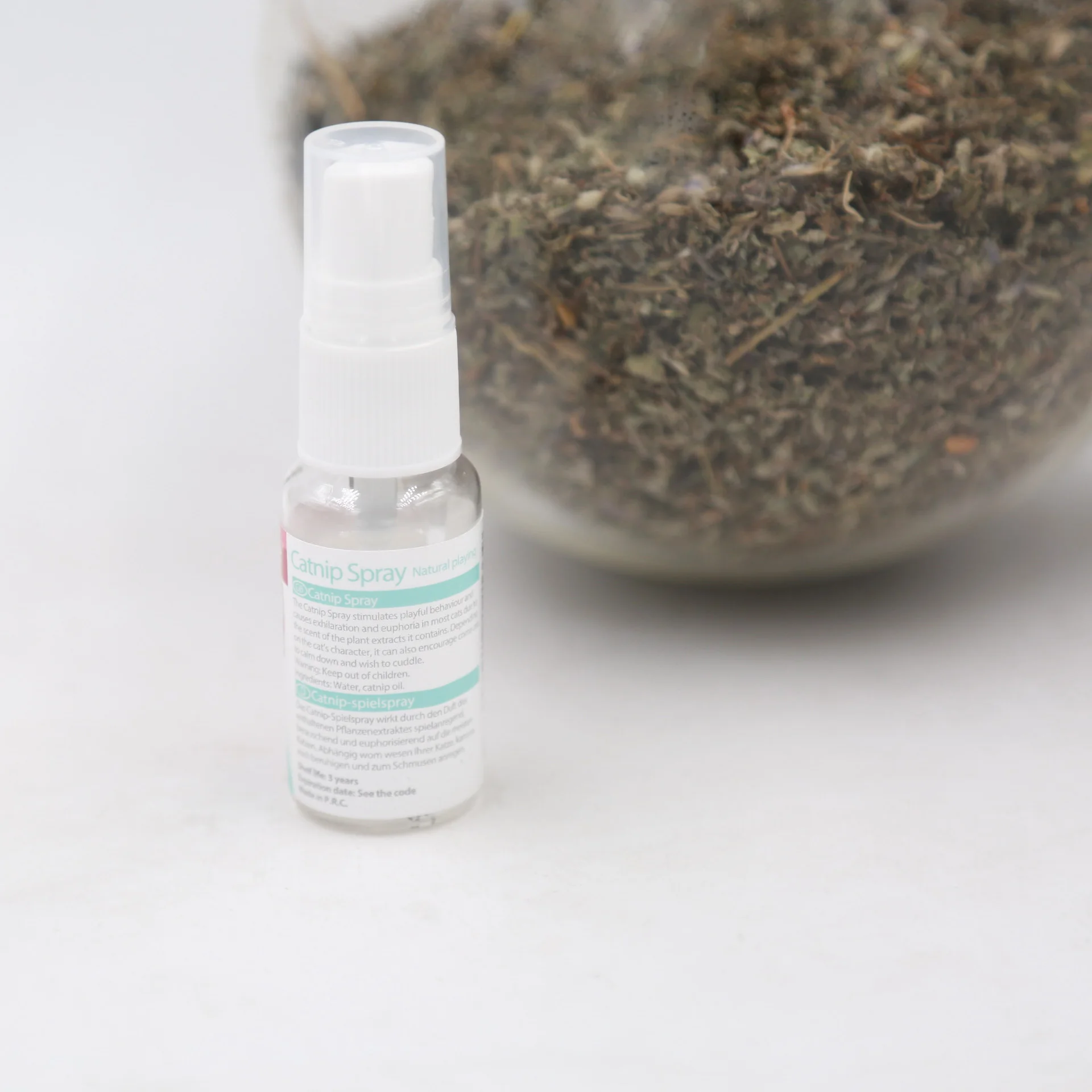 Natural Essential Oil Toy Products Catnip Spray for Enhance Excitement of Cat
