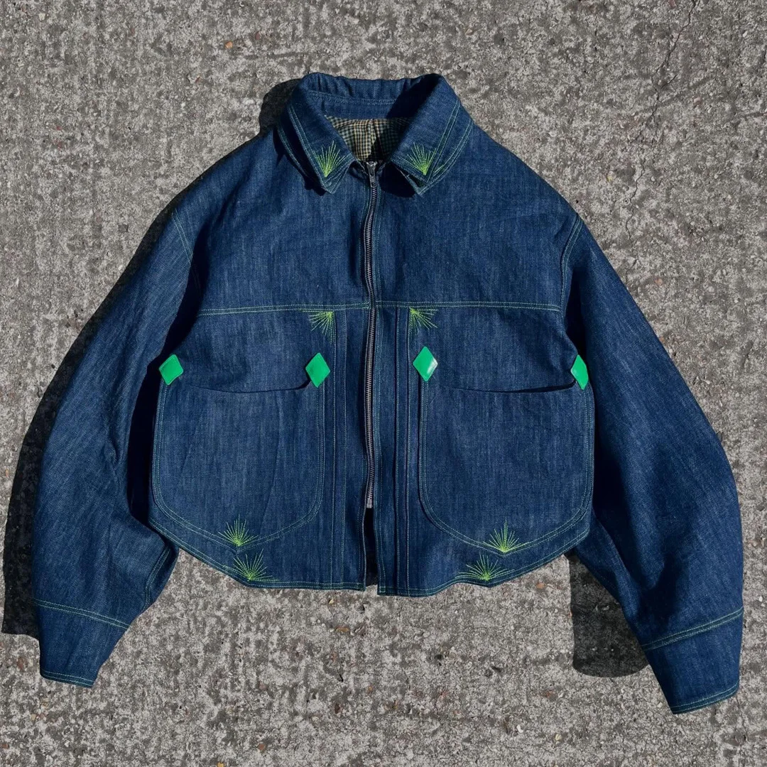 Niestandardowa przycięta do talii męska kurtka z bawełnianego denimu w rozmiarze XL, z kontrastowym haftem na klapy, kurtka codzienna z zamkiem do pracy, zewnętrzną odzież z prywatną marką i obsługą OEM