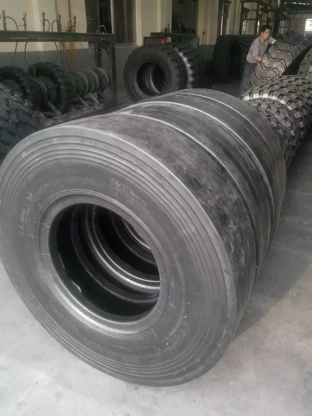 C-1 Slick and Smooth Tires 13/80-20  10.5/80-16  8.5/90-15compactor Road Roller Tyres