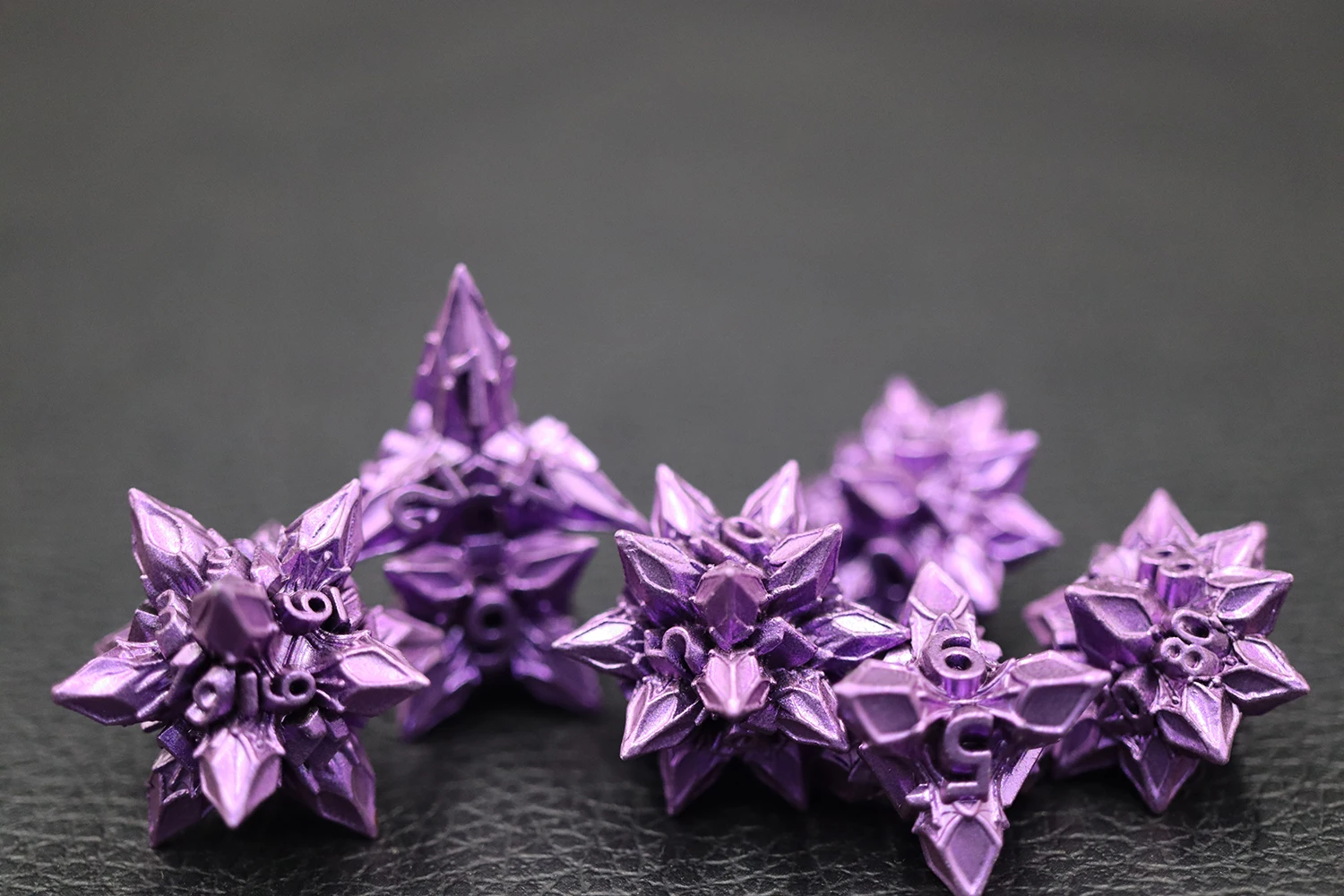 Best Price DND All-Purple Carved Spiky Metal Dice Set Zinc Alloy Pointed Corner Dice in Stock supplier