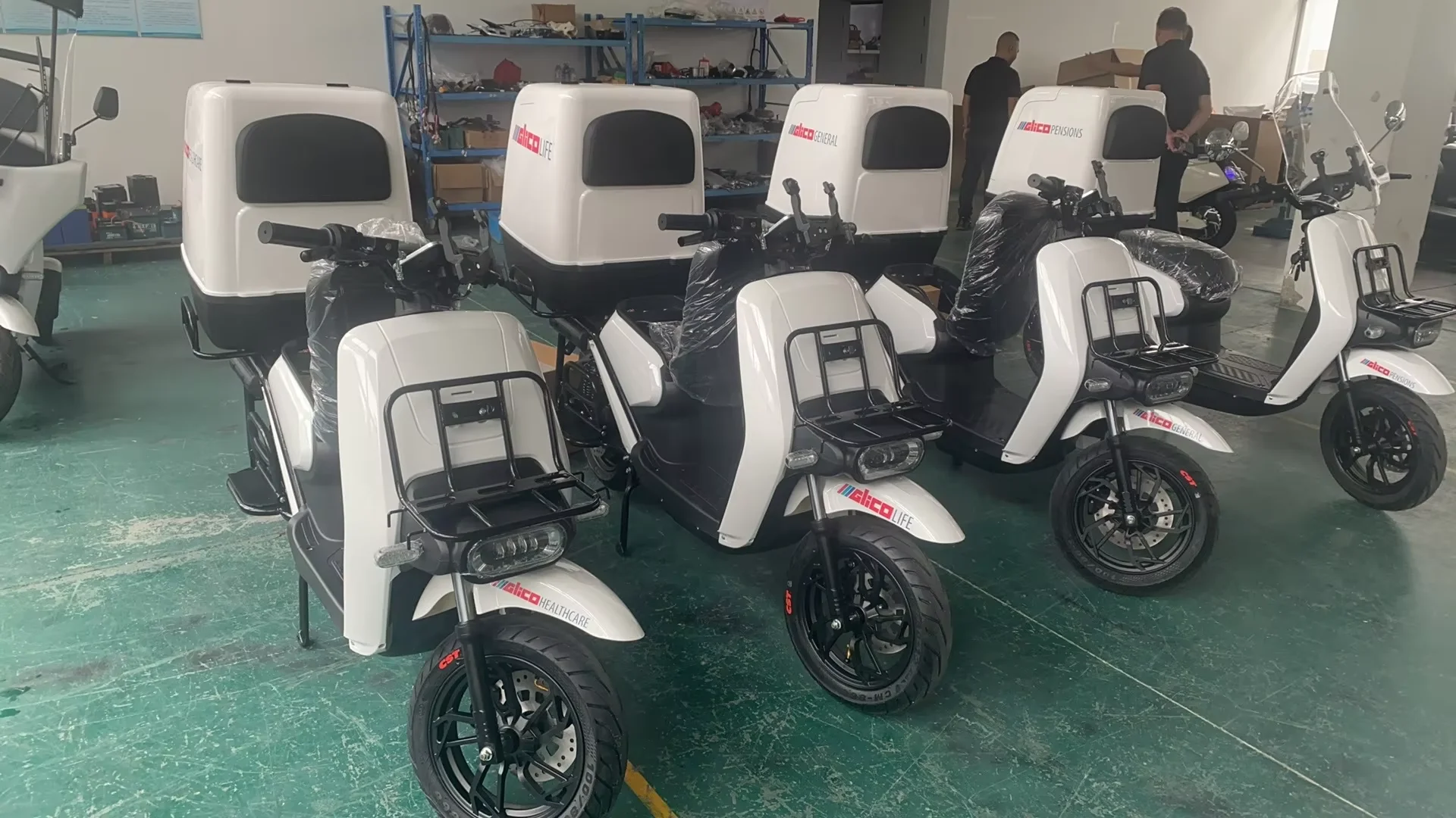 Good Reputation Super Long Range Two Seats Adult Scooter Delivery 3000w Electric Motorcycle for Sale