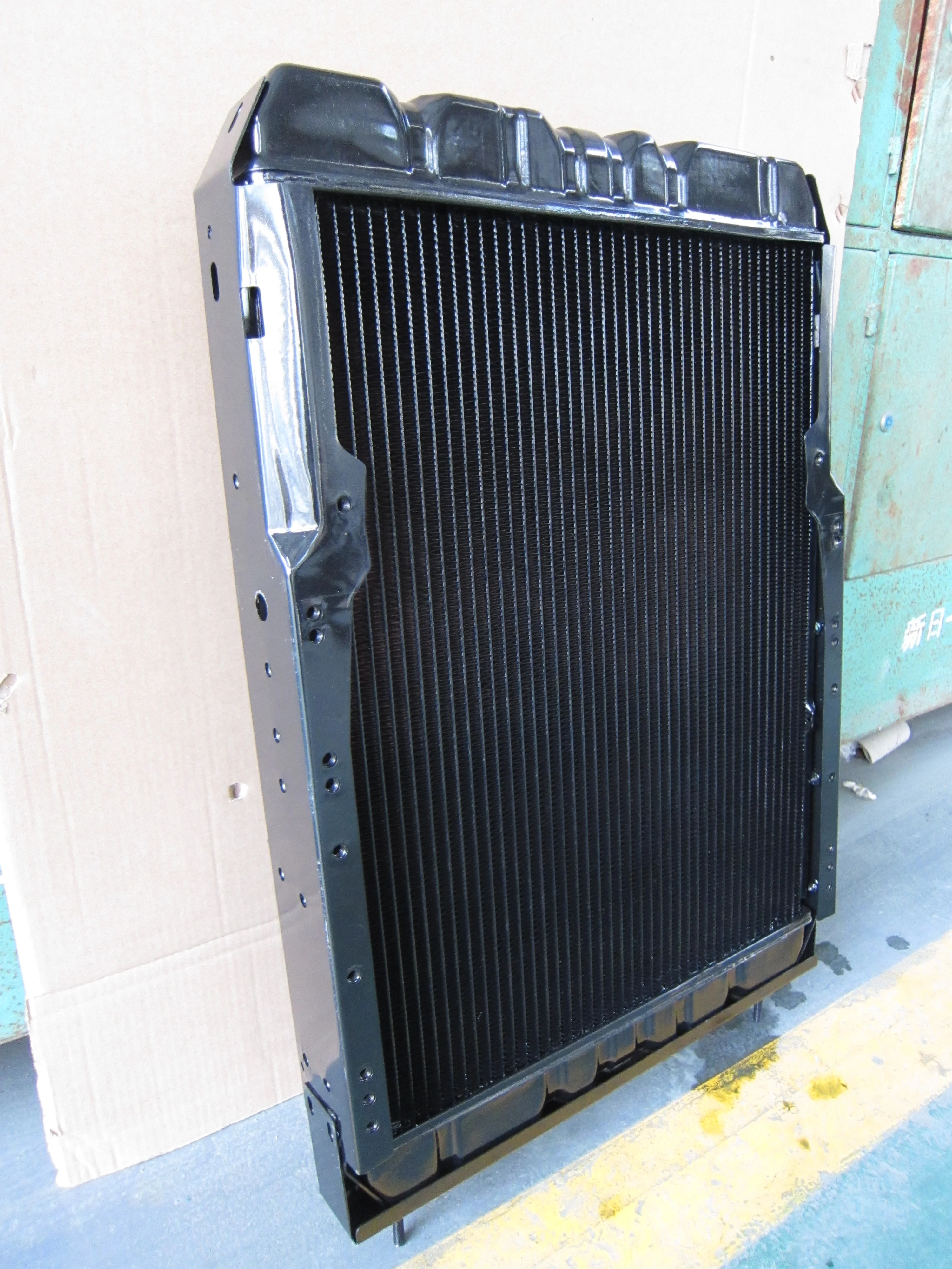 OEM ME417373 Copper Brass Radiator for Fuso Canter PS125