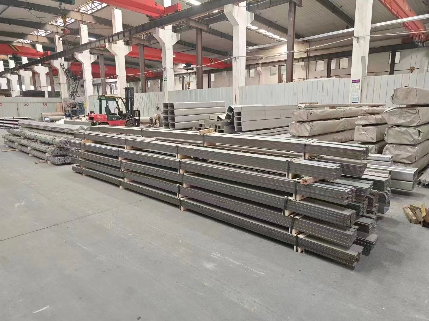 thumbnail image 2 of Online Metal Supply A36 Carbon Steel Flat Bar – 3/4" X 2" X 6" Hot Rolled (Annealed, Used Condition) 2 of 4