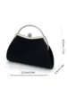 Round-toe pleated black