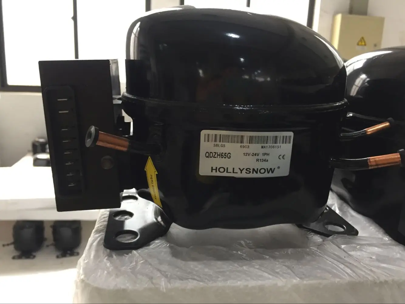 1/4HP QD52H LBP R134a Refrigeration Compressor for Heat Exchange & Refrigeration Systems Factory Made Directly