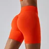pantalones cortos naranjas
