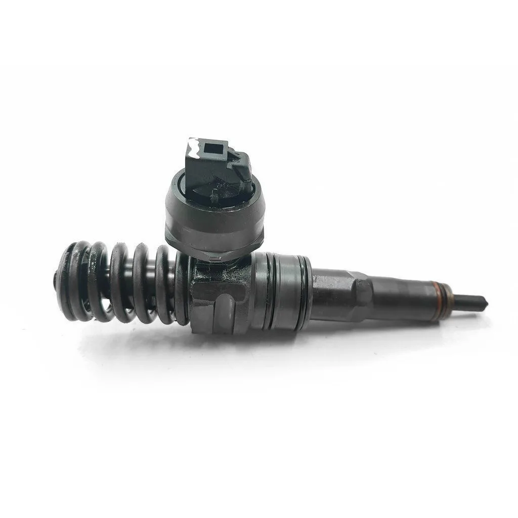 Free Shipping  Auto Injection Valve Car Fuel Injector for Audi A2 A3 VW GOLF 6 JETTA PASSAT Skoda 038130073AG 0414720265