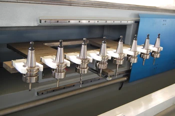 窓ドア製造用4aixsCNCドリルおよびフライス盤JGZXF4-CNC-4000