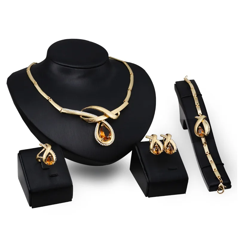 Pakistani Bridal Jewelry Set Gold 